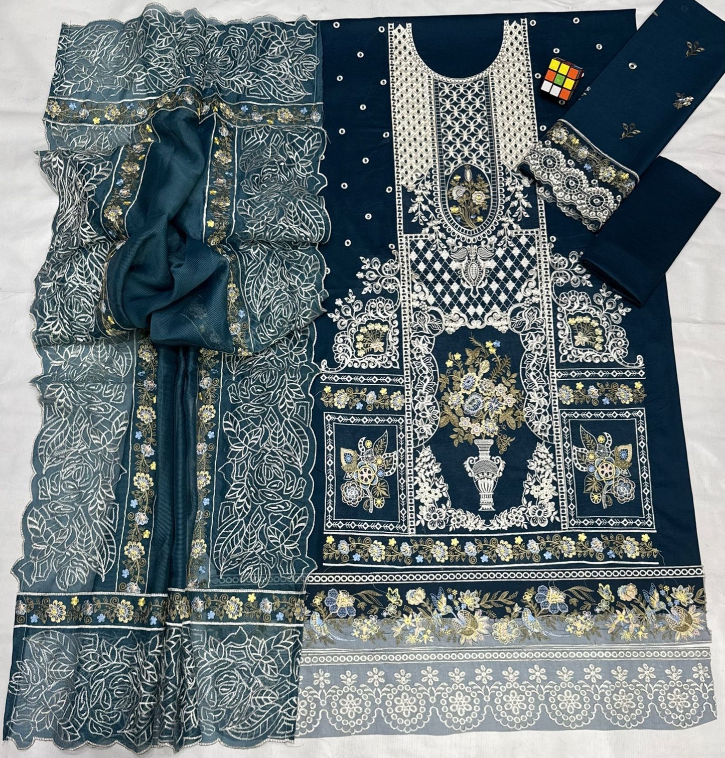 Mahnur collection