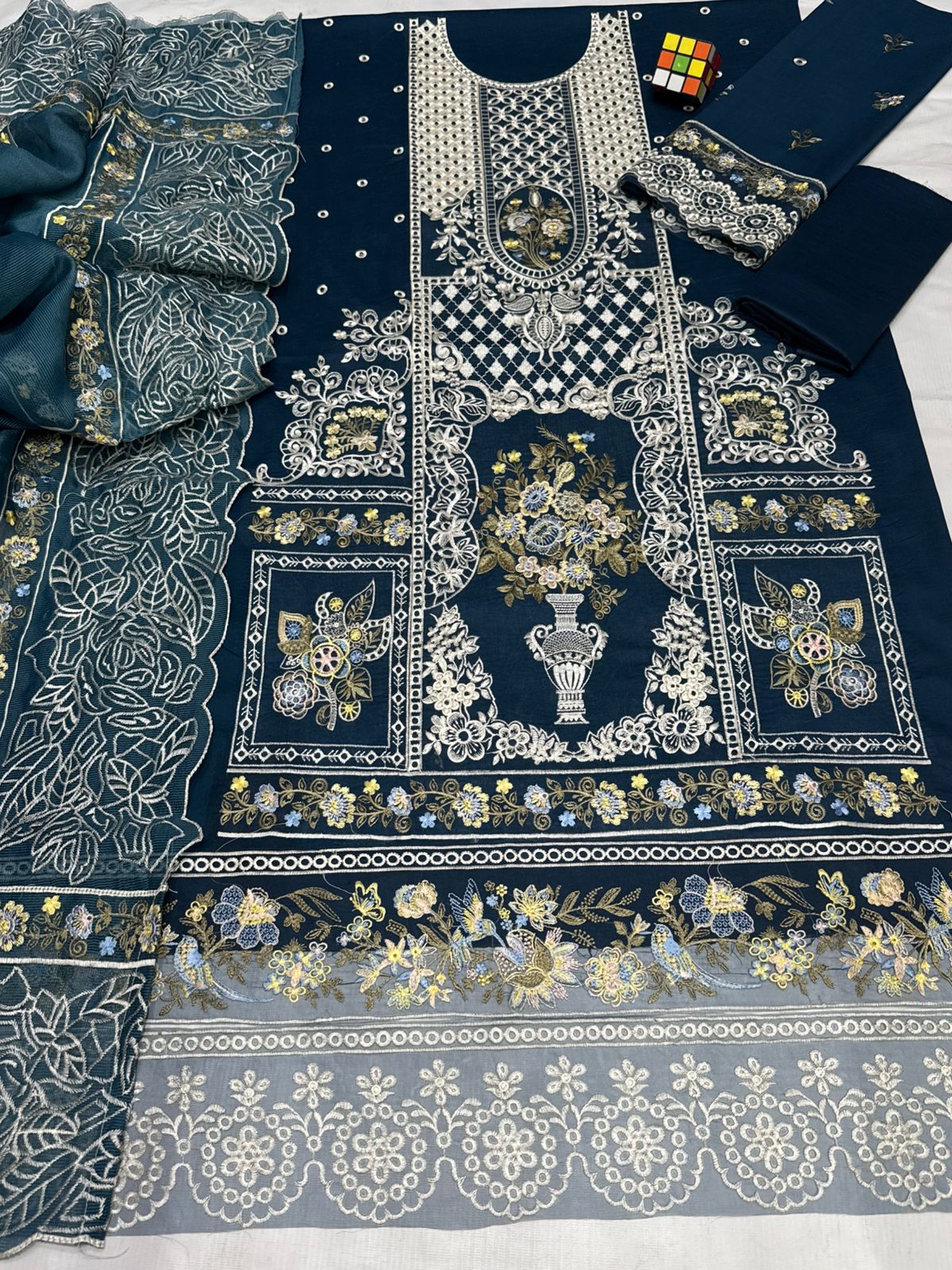 Mahnur collection